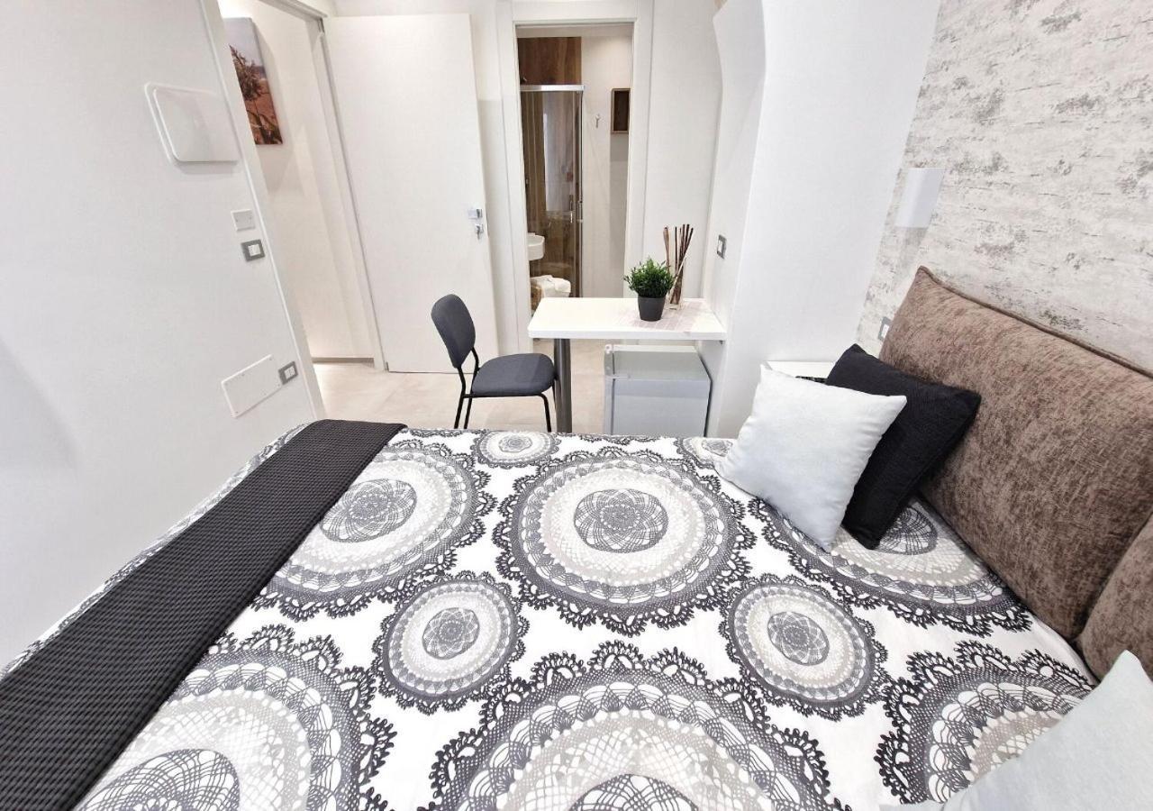 B&B Tra Le Vie Del Borgo Vieste Buitenkant foto
